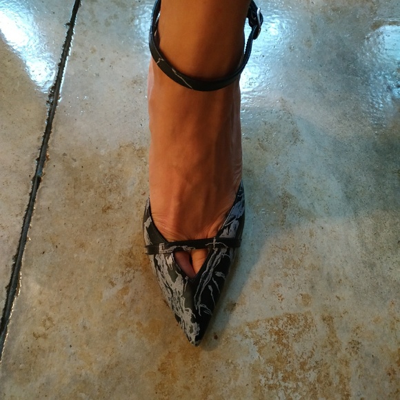 **SOLD** BALENCIAGA Marble Strap Heel - Picture 5 of 8